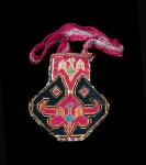 This is a fine antique Lakai gold purse.